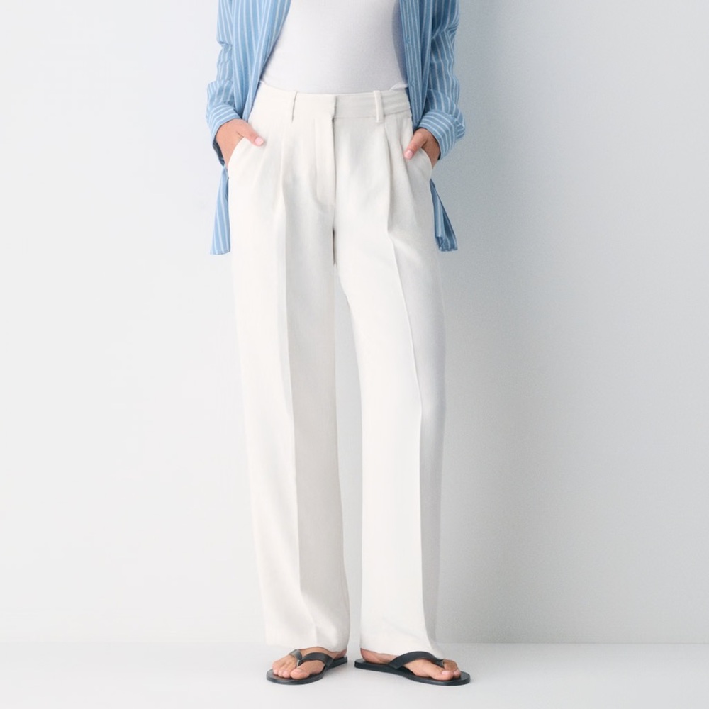 Aritzia Effortless Pant Curve Fit